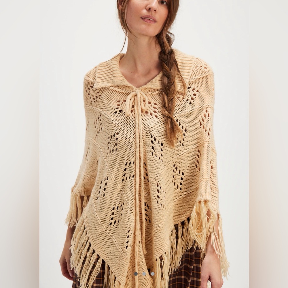 NWT free people eyelet knit poncho- ivory